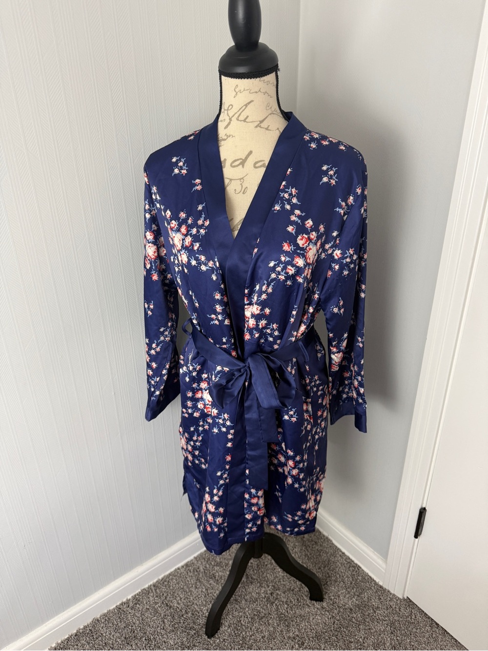 Morgan Lane x FabFitFun Navy Floral Satin Kimono Robe Womens S/M